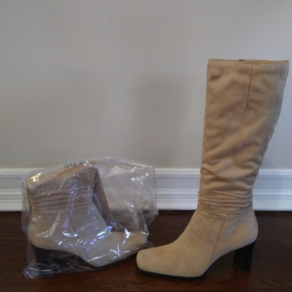 BRAND NEW- Camel colored boots